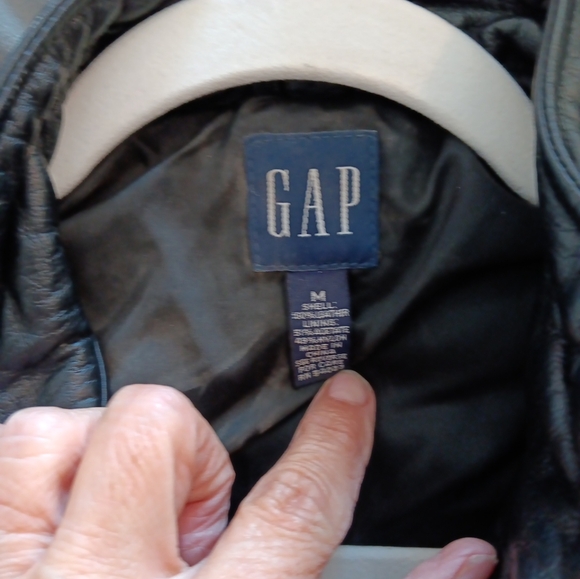 Gap Leather Vest Size M Black Women's Vintage Soft Biker Look with rounded fisht - Picture 4 of 5